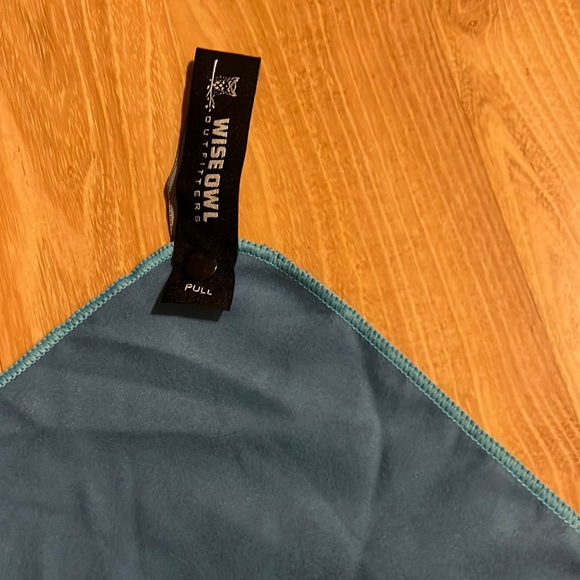 Wise Owl Outfitters Camping wash cloth Towel - Camping Accessories, Quick Dry - Picture 4 of 4